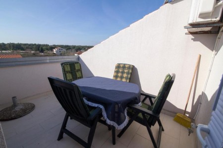 PRILIKA !  -   2.400 eur m2 !   -    250m OD MORA I PLAŽE !