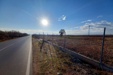 ŽERAVA KOD ZADRA - 9.000m2 za NAJAM