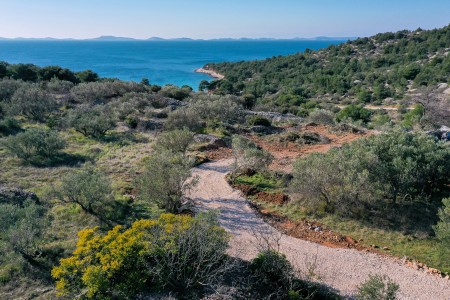 TOP GRAĐEVINSKO ZEMLJIŠTE- OTOK MURTER UVALA ČIGRAĐA - JEDINSTVENA EKSKLUZIVNA LOKACIJA