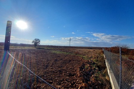 ŽERAVA KOD ZADRA - 9.000m2 za NAJAM