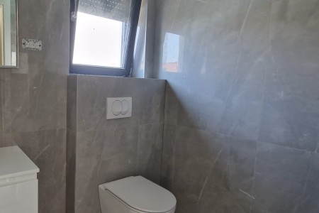 PRODAJA CIJELE ZGRADE U KOMPLETU - NOVOGRADNJA - PLOVANIJA