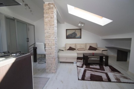 PRILIKA !  -   2.400 eur m2 !   -    250m OD MORA I PLAŽE !
