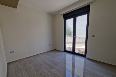 PRODAJA CIJELE ZGRADE U KOMPLETU - NOVOGRADNJA - PLOVANIJA
