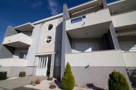 PRILIKA !  -   2.400 eur m2 !   -    250m OD MORA I PLAŽE !