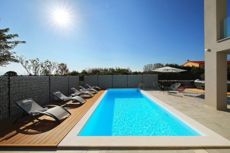 Zaton - Prekrasna vila sa bazenom i jacuzziem