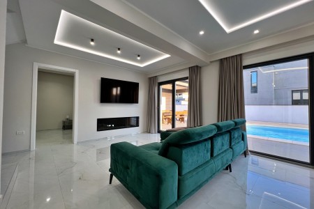 VILLA IN GORNJI ZEMUNIK, VICINITY OF ZADAR - FOR SALE