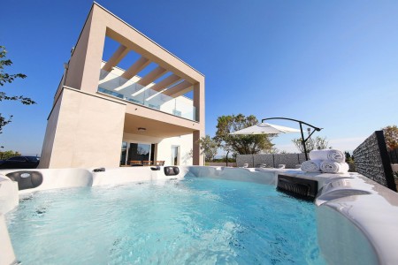 Zaton - Prekrasna vila sa bazenom i jacuzziem