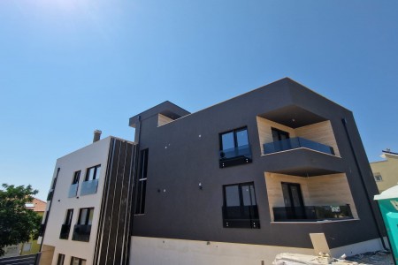PRODAJA CIJELE ZGRADE U KOMPLETU - NOVOGRADNJA - PLOVANIJA