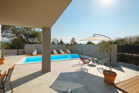 Zaton - Prekrasna vila sa bazenom i jacuzziem