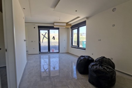 PRODAJA CIJELE ZGRADE U KOMPLETU - NOVOGRADNJA - PLOVANIJA