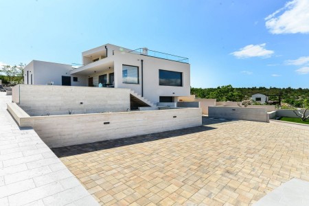 VINJERAC - MODERN LUXURY VILLA FOR SALE - FULLY FURNISHED AND COMPLETELY EQUIPPED