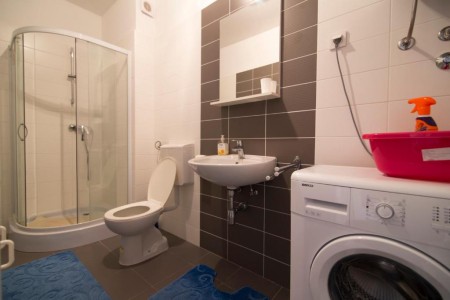 PRILIKA !  -   2.400 eur m2 !   -    250m OD MORA I PLAŽE !