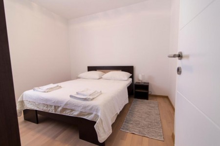 PRILIKA !  -   2.400 eur m2 !   -    250m OD MORA I PLAŽE !