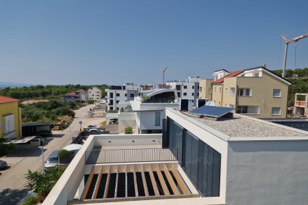 PRODAJA CIJELE ZGRADE U KOMPLETU - NOVOGRADNJA - PLOVANIJA