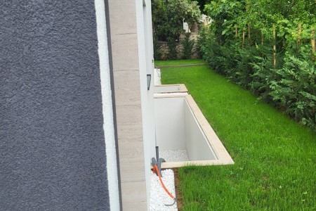 KOŽINO - 30 m OD MORA - STAN U PRIZEMLJU SA BAZENOM I VRTOM