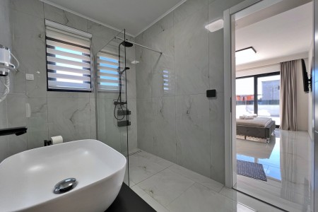 VILLA IN GORNJI ZEMUNIK, VICINITY OF ZADAR - FOR SALE