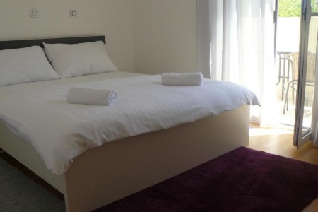 PRILIKA! ZADAR PRIVLAKA - TURISTIČKI KOMPLEKS SA 16 APARTMANA, VANJSKI BAZEN, LJETNA KUHINJA