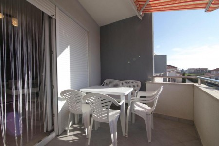 PRILIKA !  -   2.400 eur m2 !   -    250m OD MORA I PLAŽE !